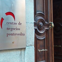 Exteriores Centro de negocios Pontevedra entrada principal